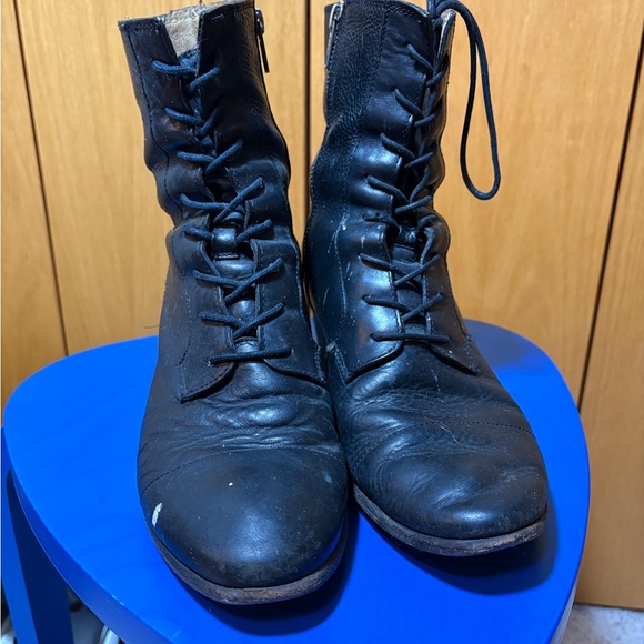 Frye Black Leather Zip-Up Ankle Boots - Picture 2 of 8